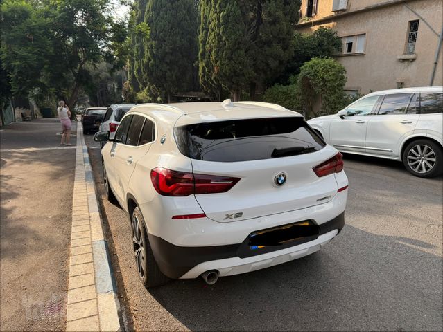 ב מ וו X2