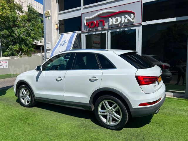 אאודי Q3