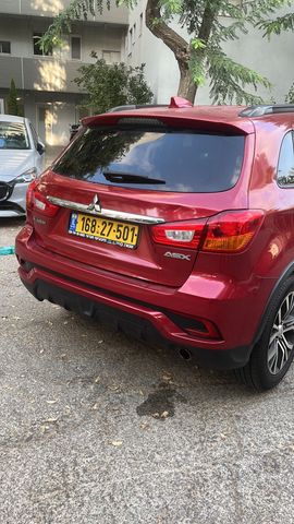 מודעת רכב מיצובישי ASX