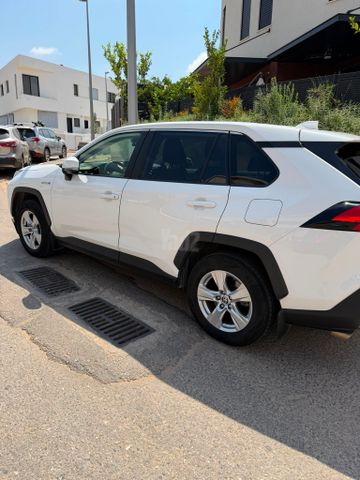 טויוטה RAV4
