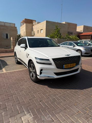 מודעת רכב ג'נסיס GV80