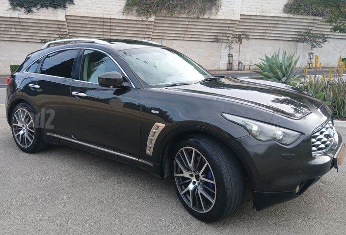 אינפיניטי FX50