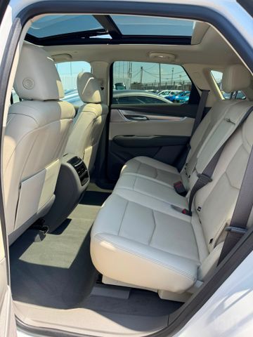 קאדילק XT5