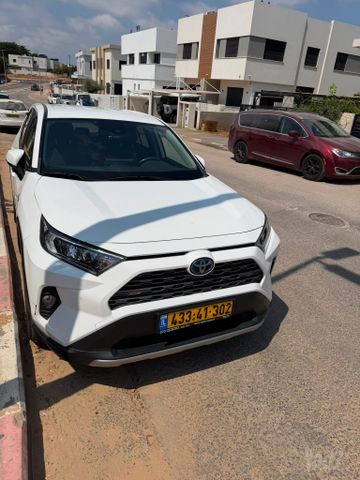 מודעת רכב טויוטה RAV4