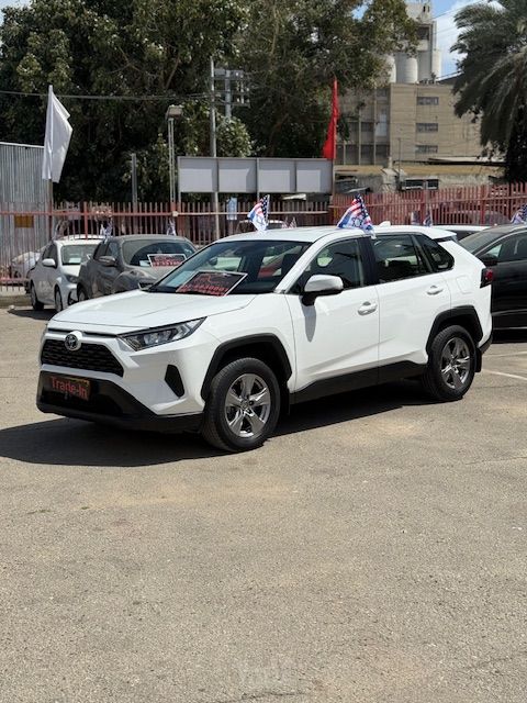 מודעת רכב טויוטה RAV4
