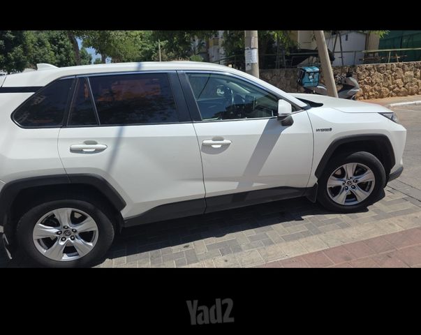 טויוטה RAV4
