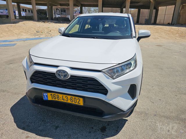 טויוטה RAV4