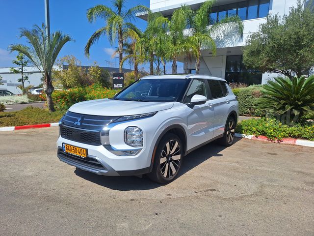 מיצובישי אאוטלנדר