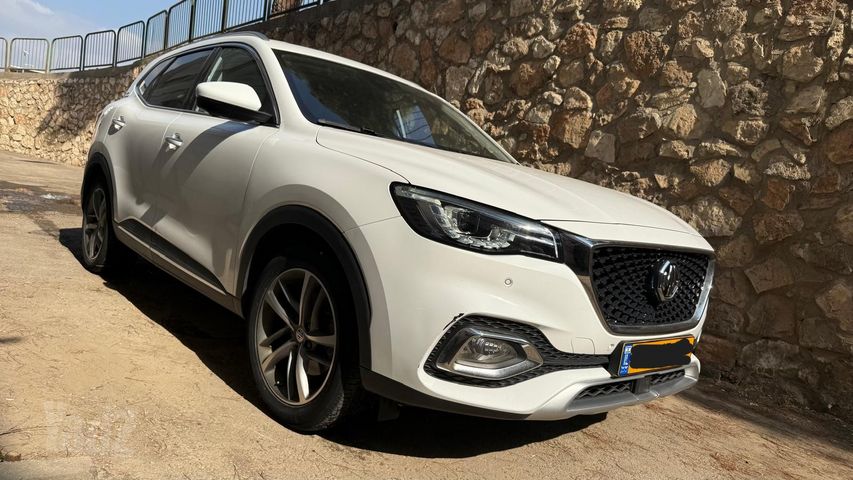 מודעת רכב אם ג'י EHS PHEV