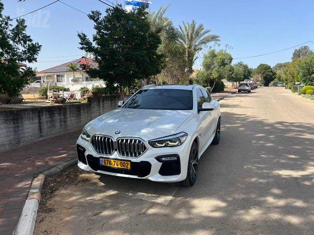 ב מ וו X6
