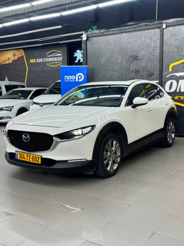 מודעת רכב מאזדה CX-30