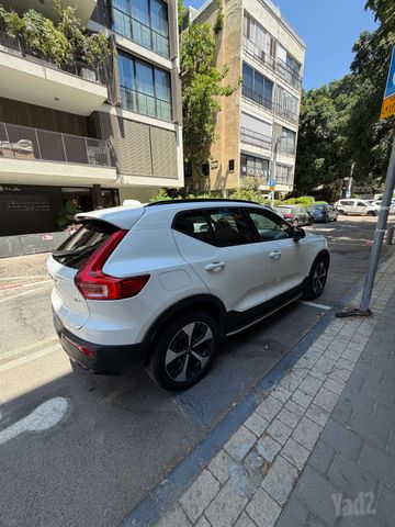 וולוו XC40