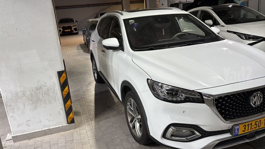 מודעת רכב אם ג'י EHS PHEV