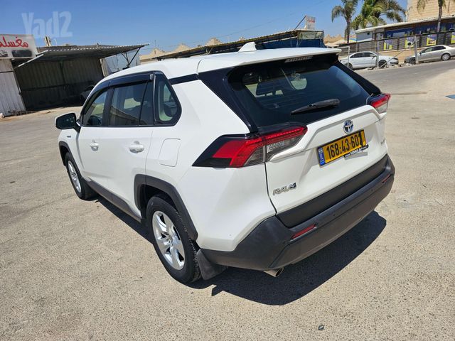 טויוטה RAV4