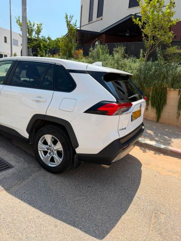 טויוטה RAV4