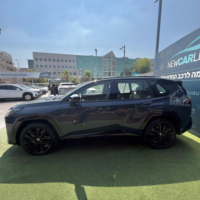 טויוטה RAV4