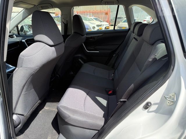 טויוטה RAV4