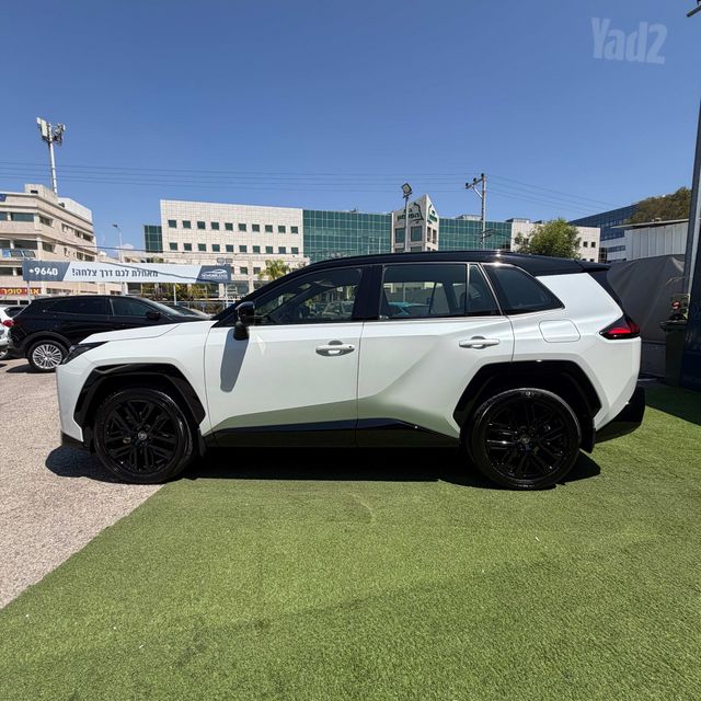 טויוטה RAV4