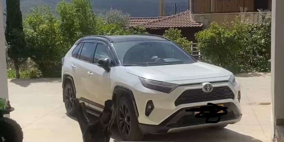 מודעת רכב טויוטה RAV4