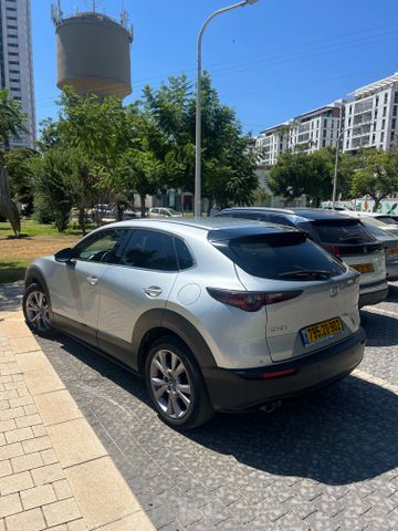 מודעת רכב מאזדה CX-30