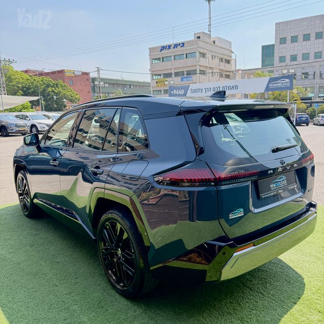 טויוטה RAV4