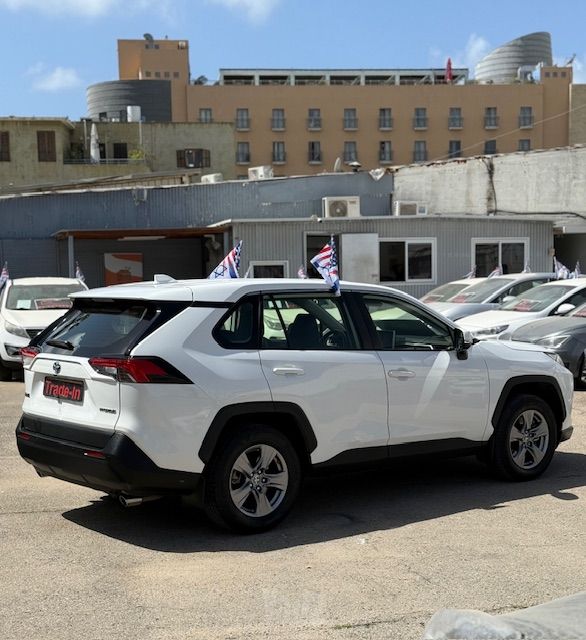 מודעת רכב טויוטה RAV4 2