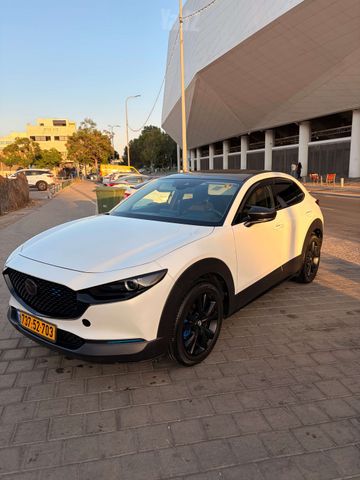 מודעת רכב מאזדה CX-30