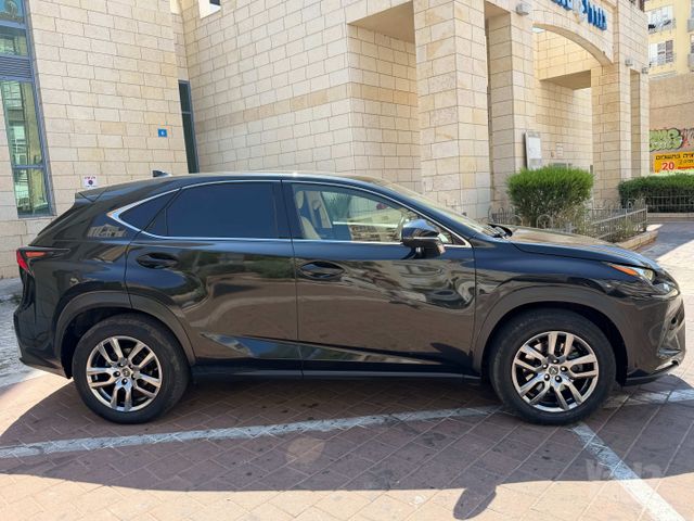 לקסוס NX