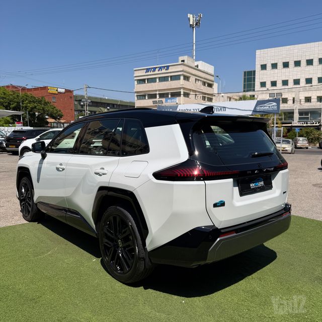 טויוטה RAV4