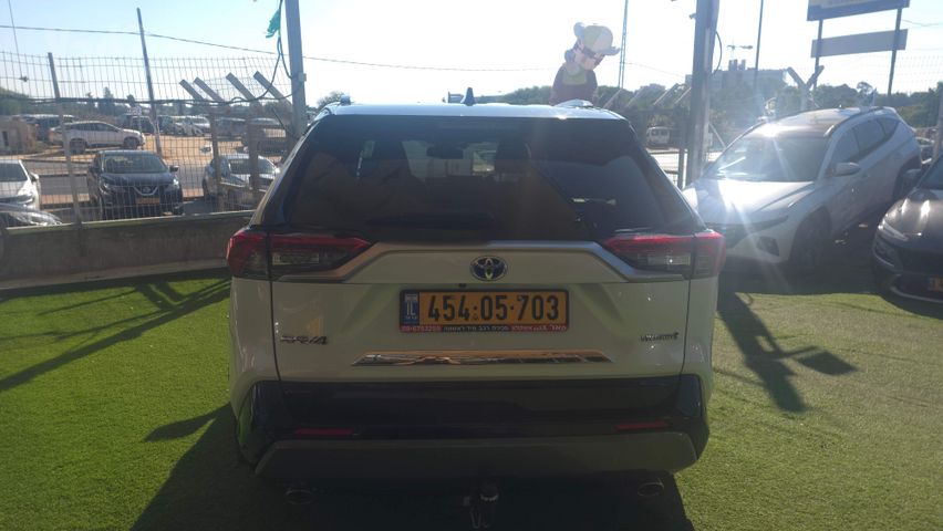 טויוטה RAV4