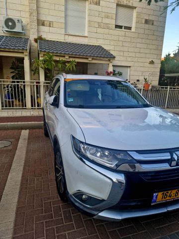 מיצובישי אאוטלנדר