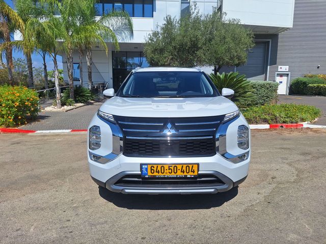 מיצובישי אאוטלנדר