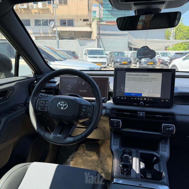 טויוטה RAV4