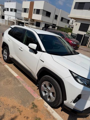 טויוטה RAV4