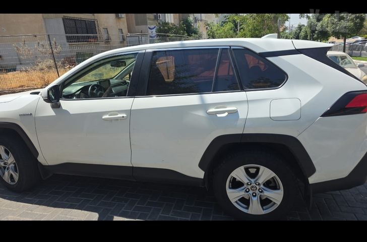 טויוטה RAV4