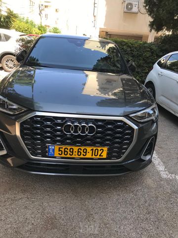 אאודי Q3
