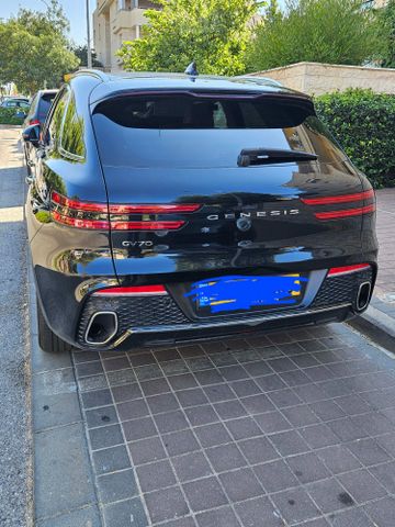 ג'נסיס GV70