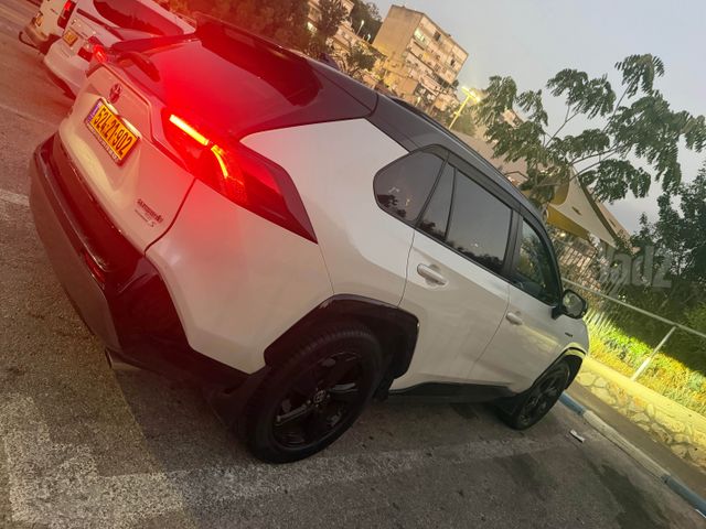 מודעת רכב טויוטה RAV4
