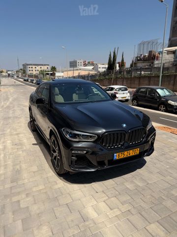 ב מ וו X6