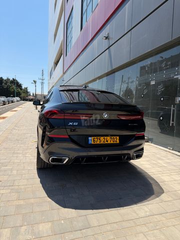 ב מ וו X6
