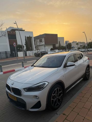 ב מ וו X2
