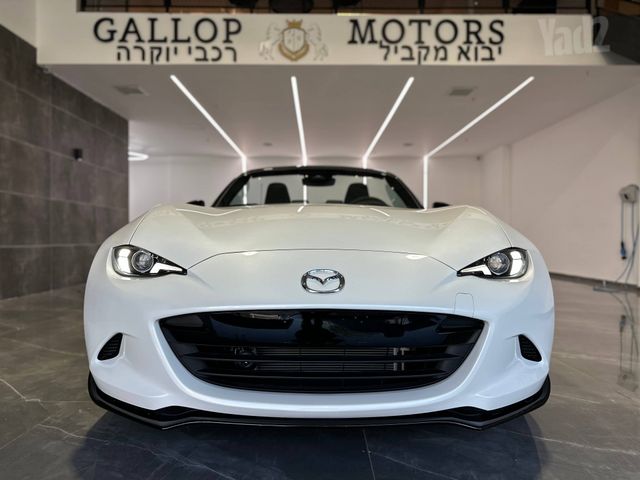 מודעת רכב מאזדה MX-5 2