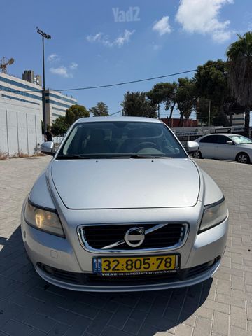 וולוו S40