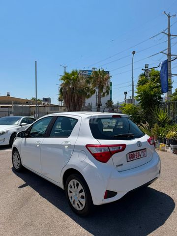 טויוטה יאריס
