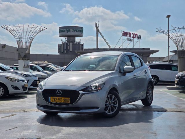 מודעת רכב מאזדה 2