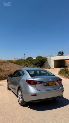 מאזדה 3