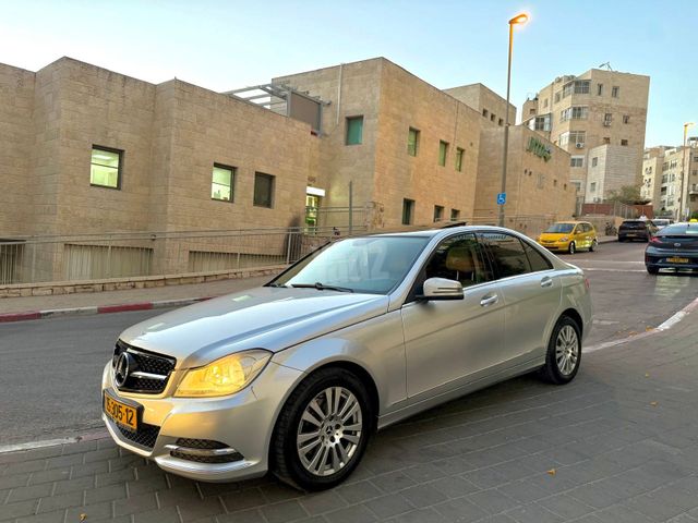 מודעת רכב מרצדס-בנץ C-class