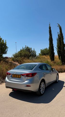 מאזדה 3