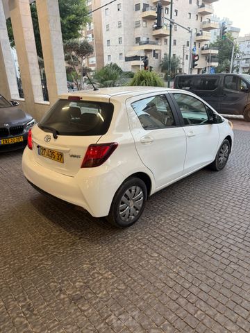 טויוטה יאריס
