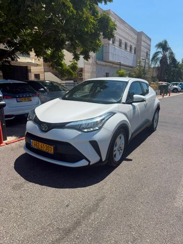 מודעת רכב טויוטה C-HR